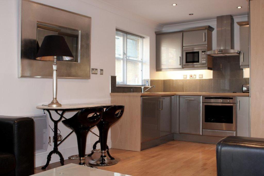 Parks Serviced Apartments Hertford Δωμάτιο φωτογραφία